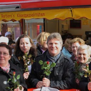 Rüdiger Weiß mit Annette Mann und Petra Hartig am Internationalen Frauentag in Kamen