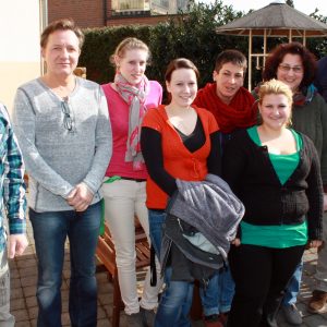 Oliver Kaczmarek und das Mitarbeiterteam der Wohneinrichtung unter der Leitung von Frau Kerstin Schleweis