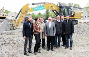 Heute wurde der symbolische Grundstein für Kamens Neue Mitte gelegt. Foto: Ulrike Faulhaber