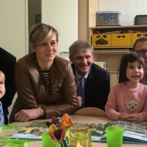 Auf Einladung von Rüdiger Weiß besuchte NRW-Familienministerin Christina Kampmann die Kita Monopoli in Kamen. Ebenso beim Besuch waren dabei: Der DRK-Kreisgeschäftsführer des Kreis Unna Michael Lihl, DRK-Kreisvorsitzender Michael Makiolla und Bundestagsab